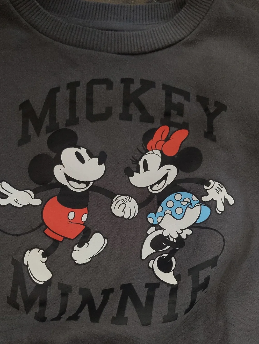 Disney/ Mickey And Minnie Sweatshirt 4/5 $25